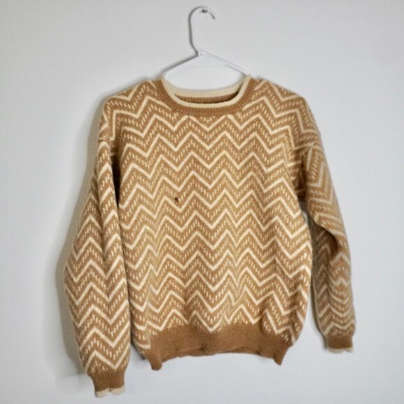 Vintage Peruvian Alpaca Wool Sweater 🐑✨ - Picture 1 of 6